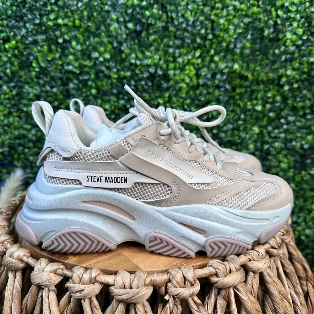 New‎ in box Steve Madden Possrssion Women's beige Chunky Sneakers